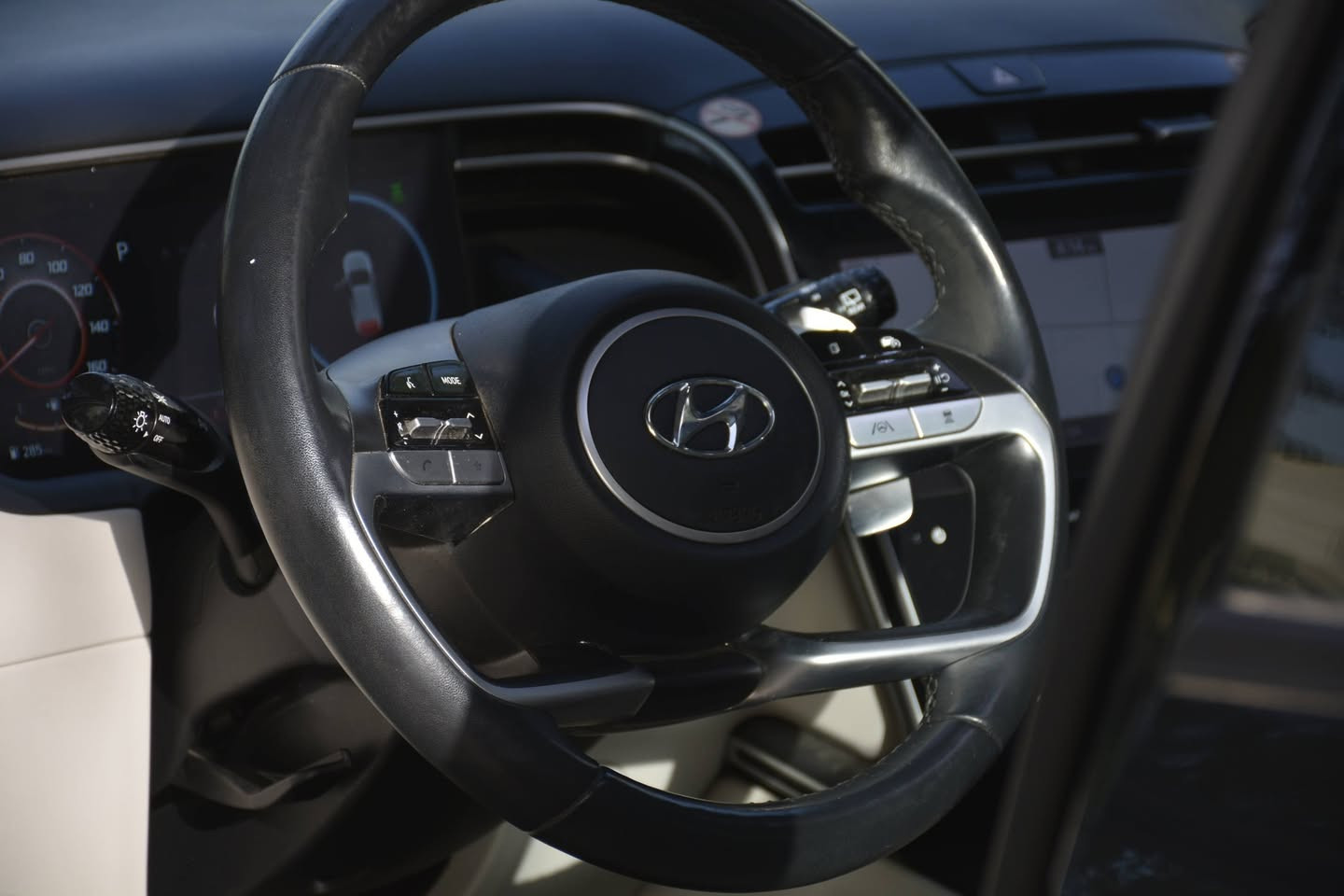 هونداي توسان موديل 2024
ماشيه 23 الف ميل

رقم بغداد انكليزي

فوول السياره اخر حبه 

بصمه تشغيل عن بعد 

دخول لمس 

قفل لمس 

الجنطه الخلفيه كهرباء بصمه

تتحرك السياره بالبصمه 

داخل جلد ابيض 

 كشن كهرباء  مع خزن وضعيات الجلوس 

كشنات أماميه تدفئه وتبريد

كشنات خلفيه تدفئه

سستم صوت Bose

الستيرن تدفئه

شاشه ابل كار بلي منافذ شحن وشحن لاسلكي

كامرات 360

كامرات بالمري 
 كامرات مع تشغل الاشاره تطلع بالعدادات

رادار 360

رادار بالمري

مري تحكم كهرباء

تنبيه خروج من المسار 

توقف ذاتي امامي وخلف

بانوراما 

شفتات بالستيرن

المرايه الوسيطه بيها تعتيم 

نظام فور ويل ذكي

كير محرك تبريد تخم تاير صدر  بحاله ممتازه جدا

السياره جديده جدا 

حادث السياره فقط بنيد مبدل

 راديترات بلاديه مال شركه ماتبدلت والدعاميه نفسها تصلحت 

بيه سونار وساحب تقرير امريكا الكارفاكس ومطابق

السعر 21000 $ وبي مجال 

العنوان بغداد حي القادسيه 

للاتصال ***********
