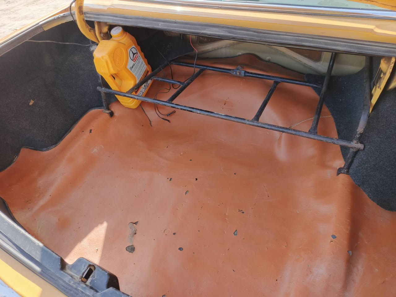 فولكه رقم بغداد
للبيع السعر 45 وبيه مجال 
العنوان ذي قار سوق الشيوخ ***********
