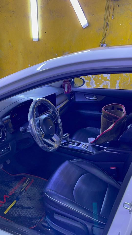 سلام عليكم كي ثري مديل 24 وكاله او تحويل ماشية 90 كفاله عامه من الصبغ والضربه بيها فقط هاي طعجه ناشر صورتها والباقي كفاله سنويه منافذه لل29 نهايته تنتهي 
سعرها 145 وبيها مجال حاليا مكانها بلنجف
للتواصل *********** موجود واتساب
