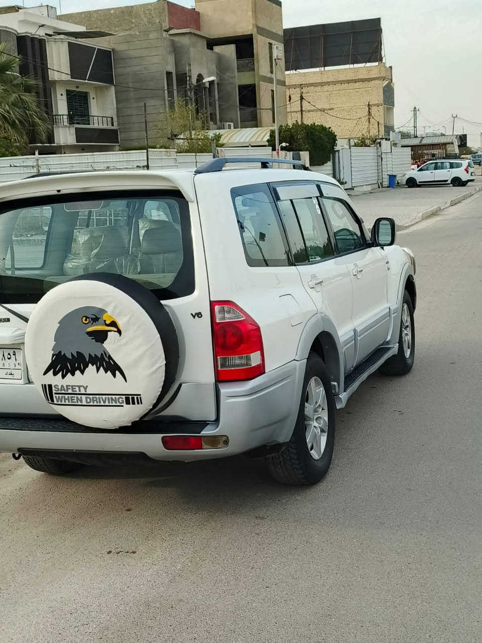 السلام عليكم باجيرو موديل ٢٠٠٧ رقم بغداد مشروع وطني بدون ضربه بدون صبغ مكفوله بيه بارد شي قليل موضح بالسونار جاهزه وحلوه السعر ٩٨ مكاني بغداد السيديه ***********
