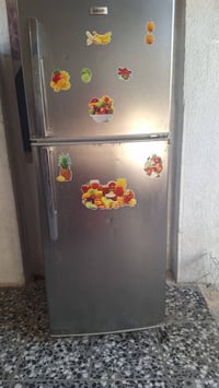 ثلاجه • باب واكع