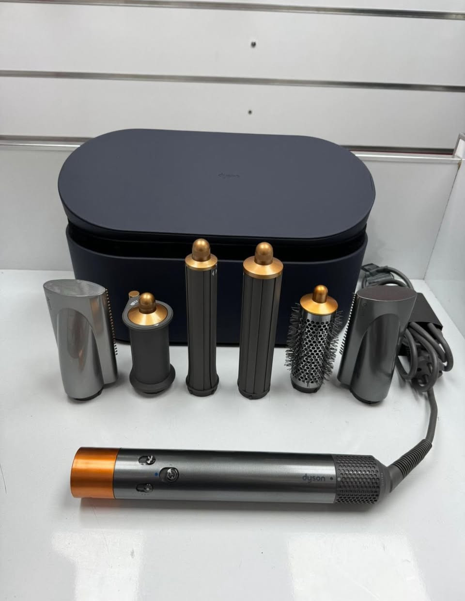 خصم خصم خصم ٥٠٪؜
دايسون ايررب اصلي ضمان اورجينال
سعر فقط ١٨٠ الف ويا توصيل

سشوار دايسون ايررب  من تشتريه من عندي يجي ويا باركود من قبل الشركة هذا الباركود يتطلب منك تنزل برنامج mydyson راح تدخل serial number راح يبين لك ضمان الجهاز من قبل شركة دايسون ضمان سنتين
***********
