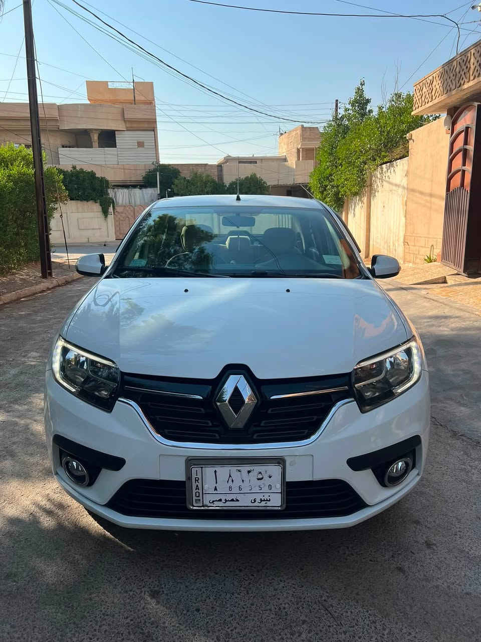 السلام عليكم رينو سيمبل  2019  ماشيه 129 الف كيلو بيها تعديل داير الخلف  بدون صبغ مكينه ماله ما مفتوح سياره على وضع الابلادي مابيها كابون بانزين 
سعر 83 وبيها مجال 
رقم الهاتف ***********بينو وتساب
