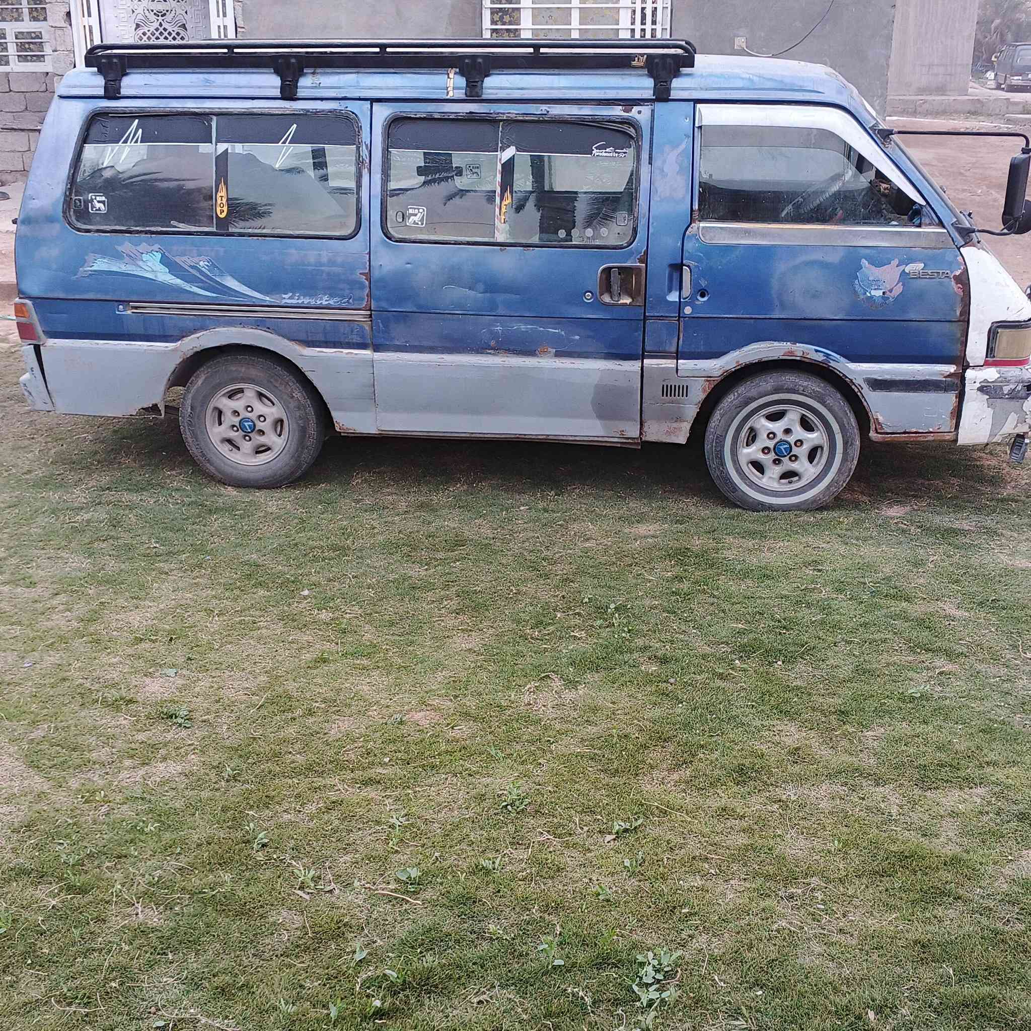 سياره بسته موديل 94 للبيع او مراوس حسب القناعه كير محره اكسل خير من لله تخم تاير باتري جديد سلف جديد *********** كورك بي وتساب *********** مكان بغداد ابو غريب
