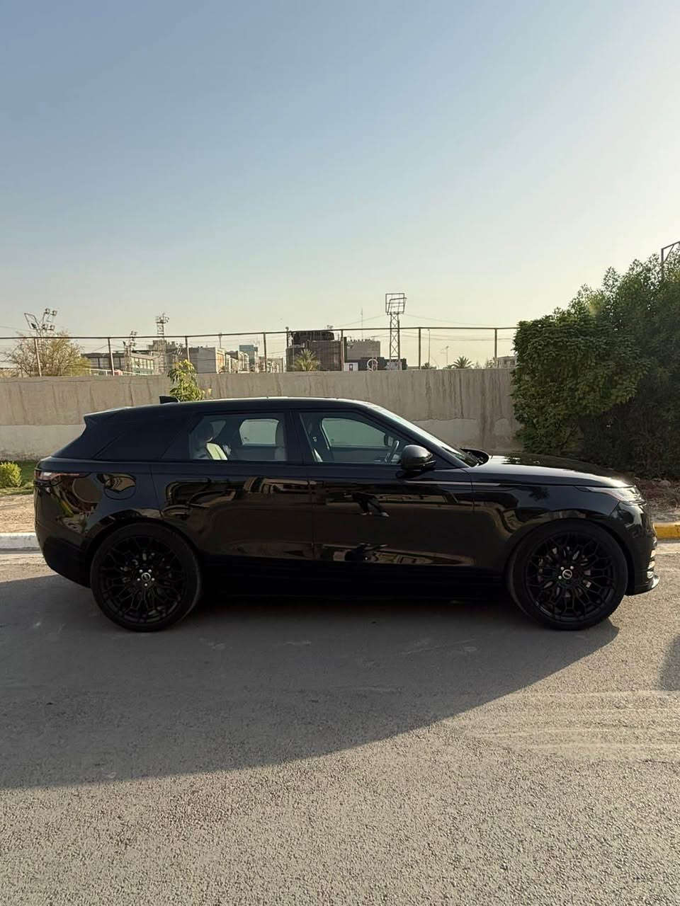 رانج روفر للبيع velar
2023
امريكي صور الحادث موجوده
السياره فول موصفات 
داخل ابيض
تدفئه تبريد 
السياره مصلحه عله اخر حبه
اتصل ***********
سعر 49,000الف دولار Colombo, Sri Lanka
