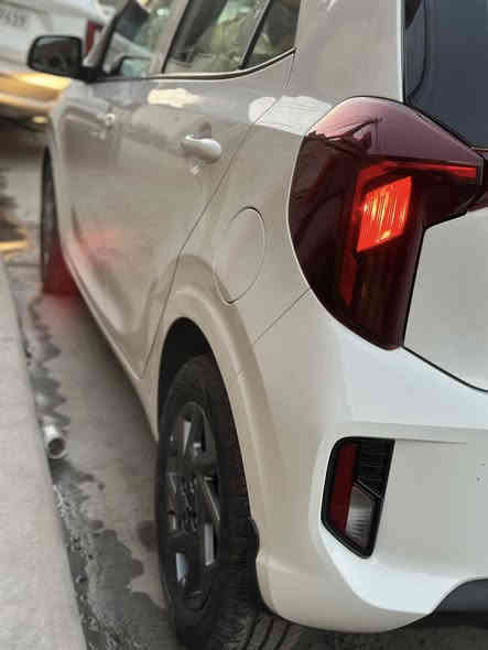 السلام عليكم 
كيا بيكانتو 2024 الشكل الجديد لون ابيض وارد خليجي ماشية 3000  السيارة مكفوله بحاله الوكاله   رقم اربيل  السنوية بأسمي السعر 137وبيها مجال 
للتواصل فقط على الرقم مامتواجد على الفيس 
***********

مواصفات 
محرك DOCH المرغوب 4 سلندر   
تحكم ستيرن جهتين
كروس سرعة
كيجات ديجتل
ويل كب 
لد نهاري  
4 جام كهرباء 
شاشة اصلية كار بلي
كامرة دوارة 
مري كهرباء
سويج عدد 2
AUX و USB
 بلوتوث وحاكية تليفون
