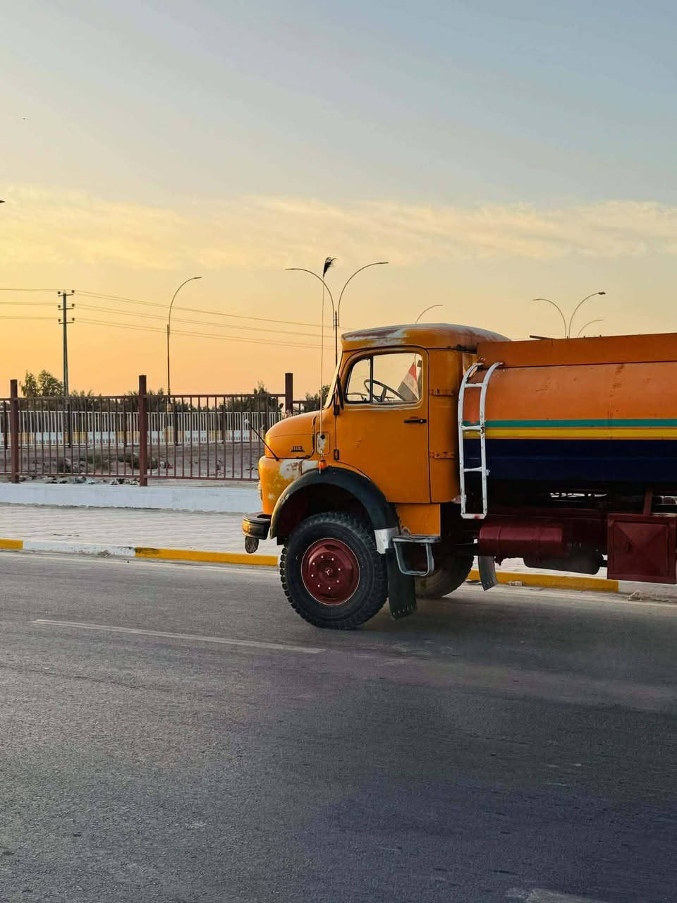 سلام عليكم ابوردين للبيع موديل82 وضع الشركه رقم نجف نكليزي بسمي تحويل ثاني يوم  قماره مكفوله من الصبغ شاصي مكفول  تنكر جديد تخم تاير الاستفتار ***********مكلف بنشر
