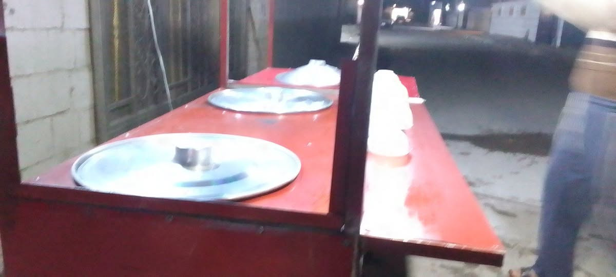 السلام عليكم. عربانه للبيع  ثلاث خانات مع البريمزات مع الجداري سعر٢٧٥وبيها مجال مكان محموديه رقم الموبايل ***********
