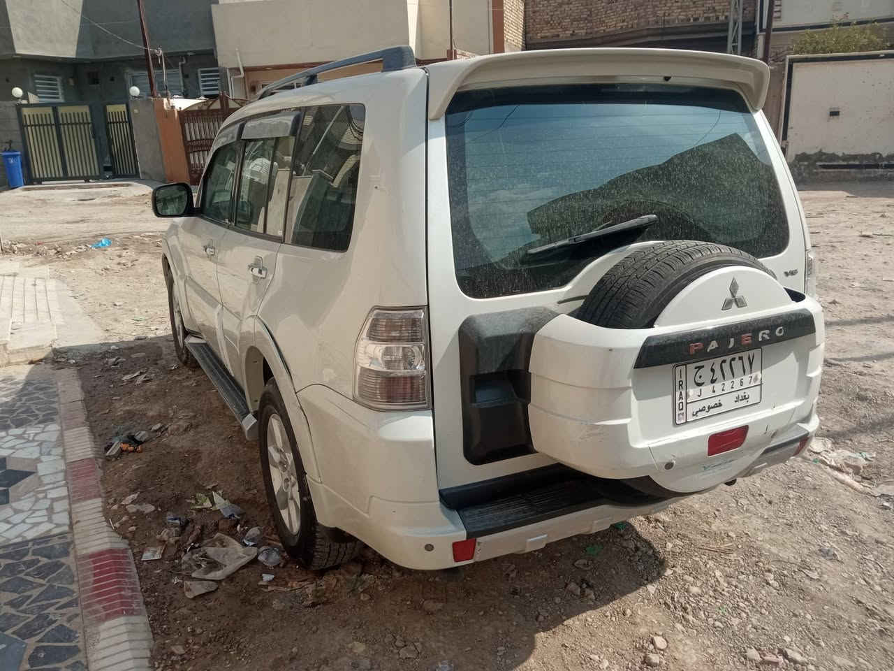 السلام عليكم
مسيبوشي باجيرو حبتور موديل 2011
مكفولة السياره  كفاله عامه 
كير محرك حداديه تخم تاير تبريد ثلج 
علمنا أن السياره محوره غاز 
سياره فول مواصفات 
رقم بغداد سنويه لل2029
سعر (129) بيها مجال 
رقم الاتصال ***********
