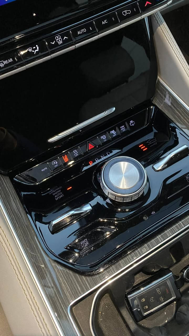 JEEP WAGONEER, SERIES III
جيب كراند واجونير للبيع او المرواس بسيارة اصغر رقم شمالي فقط 

 فول مواصفات للاخير اعلى مواصفات بيها داخل ابيض كشنات Vip منفصل محرك 5.7 ثمانية سلندر تنفس طبيعي  

موديل : 2022 

مواصفات 

*بصمة 

*بانوراما على طول السقف 

*كشنات جلد منفصل 

*كشنات لون ابيض 

*كشنات تدفئ وتبريد 

*تدفئ بالستيرن 

*جكات عالي ناصي 

*رادر امامي 

*رادار جانبي 

*ثلاث شاشات بالدشبول 

*نظام الرؤية الليلية 

*دفع رباعي 

*دوسات كهرب 

*نظام الركن الالي 

*تشغيل عن بعد 

*خزن كشنات ثلاث وضعيات

*سستم صوت من الشركة الامريكية الفاخرة McIntos

مواصفاتها ماتخلص 

السيارة بيها بوند وجاملغ صبغ وايرباكات راجعة سستم 

1C4SJVDTXNS108421

السعر 335 $ ومجال بسيط 

للاستفسار الاتصال على الرقم 

***********
