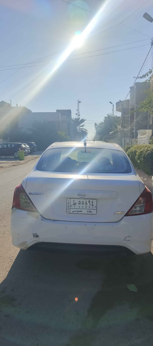 نيسان صني موديل ٢٠١٦
رقم بغداد
لون ابيض 
داخل رصاصي
ماشية 137 الف 
محركهة 1500
طاك بيهة ايرباك 
(السيارة اقتصادية كلش وتبريدهة حلو بالصيف) 
ودشبول شاشة 
وصرفيتهة زينه 
وكير ومحرك بحالة سليمة جداً 
السعر 80 وبيهة مجال للشراي 
للاستفسار التواصل عالخاص لو الاتصال عالرقم *********** بغداد, العراق
