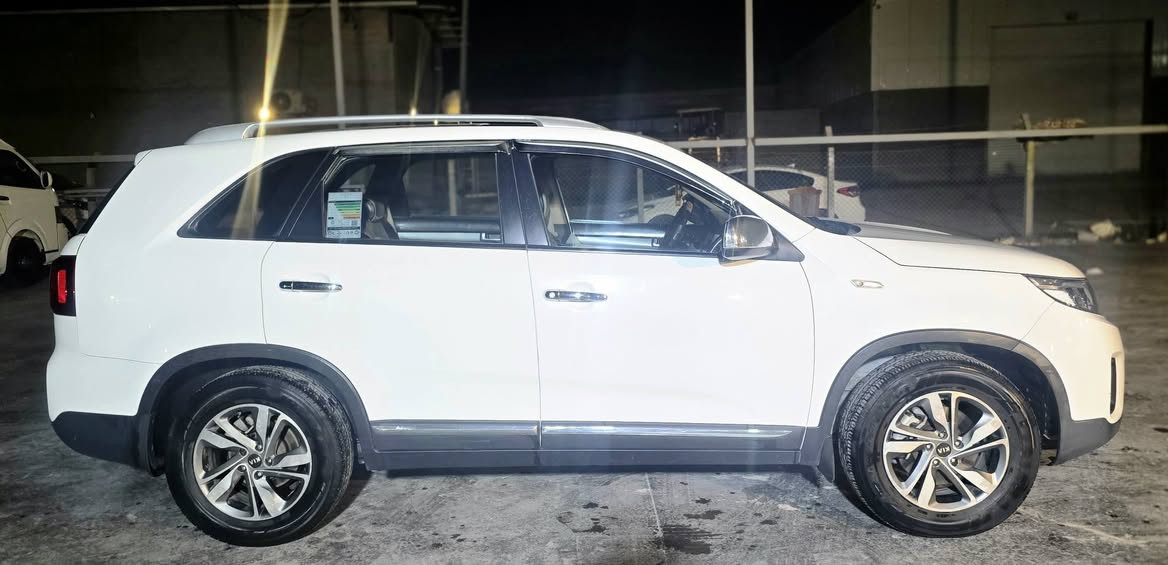 السلام عليكم
سورنتو موديل ٢٠١٤ للبيع 
محرك ٢٤٠٠ دوش اقتصادي كير محرك مكفولات 
السيارة خليجي ضررها باب سايق وبارد بجاملغ السكن 
السيارة جاهزة ادامة كاملة عليها

السعر ١٥٨
للتواصل: ***********
