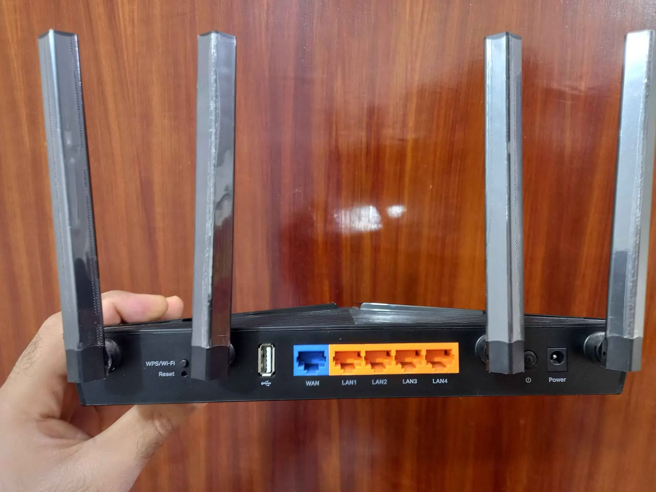 راوتر مستعمل
TP-LINK AX1800 WiFi 6 Dual Band
Archer AX20
مع المحولة الاصلية
شغال على الفحص
السعر ٣٥ الف عمارة, ميسان


**إذا كنت صاحب هذا الإعلان وتريد حذفه لأي سبب، رجاءا أرسل رسالة إلى الدعم الفني**