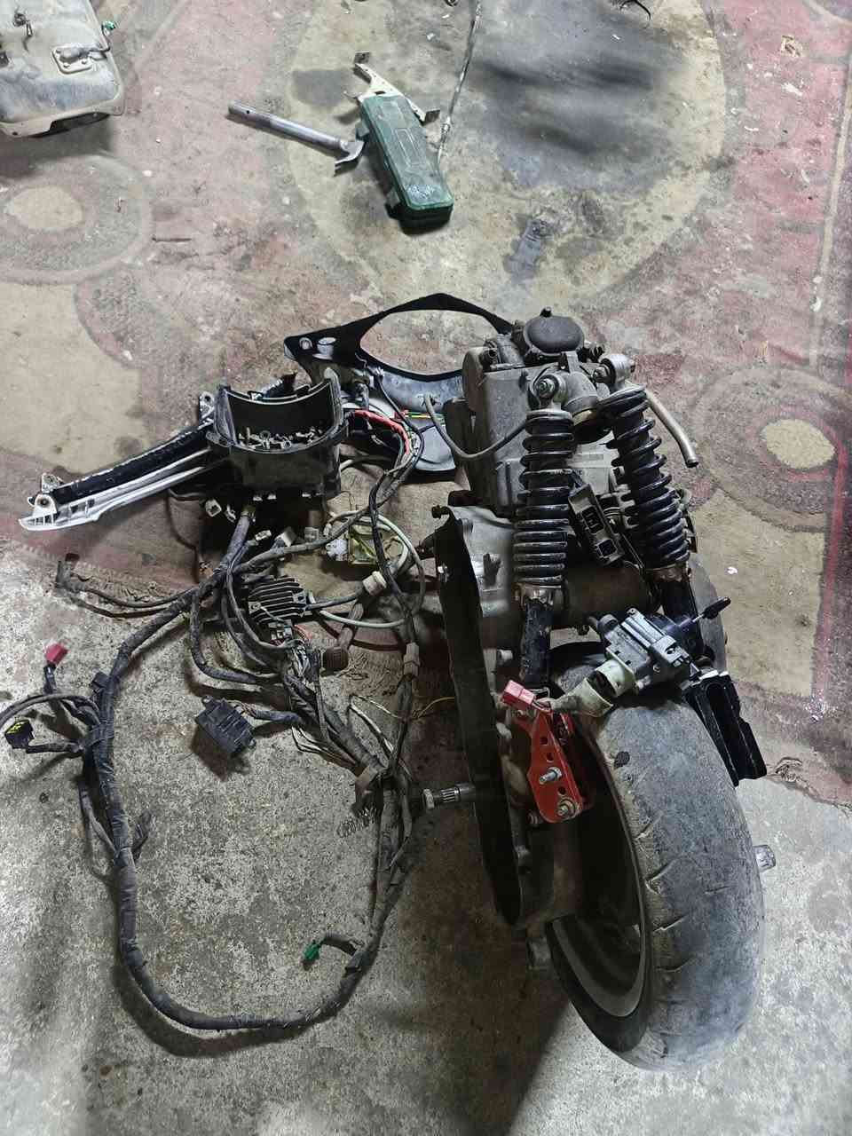 السلام عليكم غراض سكنس تفصيخ شنو تحتاج موجود مكاني بالحاميه رقم الهاتف ***********
