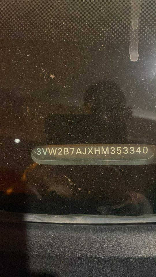 جیتە مۆدیل 2017 
3پارچەو شانی لای سەیاقی 1بستی بۆیاغە 
تەبرید ساردو گەرم بەشەرت 
سەیارەکە ڕەقەمە بەناوکردنیشی بەشەرتە 
سەنەویەکەشی تا 2029بەسەر ناچی 
نرغ ی 100
0751 152 1435 رانية, السليمانية
