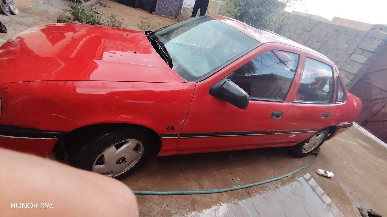 اوبل فكترا ١٨  موديل ٩١ رقم ألماني سنوية عظم منتهيه بدون صبغ فقط تصليح دوائر شرط التحويل كوبون بنزين السعر ٣٥ وبيها مجال قليل غير متواجدعلى الفيس للاتصال *********** او واتس
