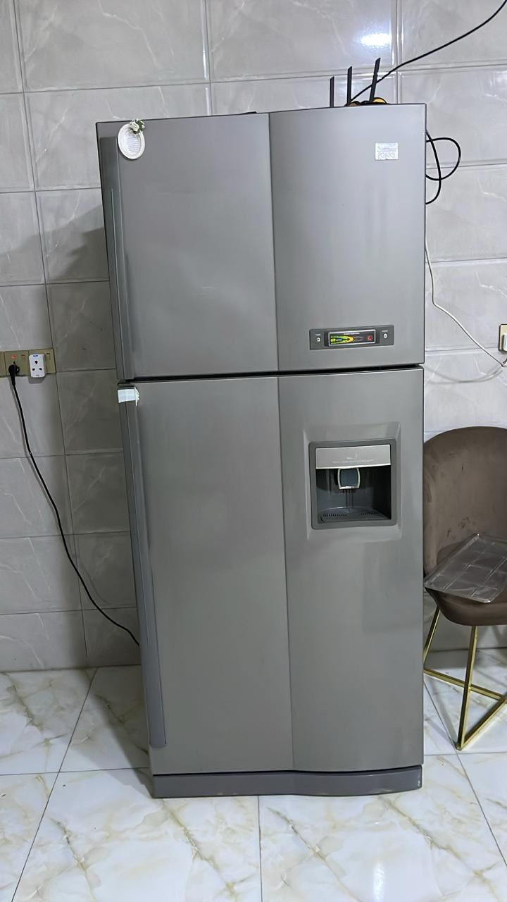 ثلاجة توشيبا (حجم كبير) بنظافة ممتازة للبيع
• النوع: توشيبا.
• المواصفات: ثلاجة وفريزر علوي تحتوي على حافظة ماء خارجية شغالة 100%.
• الحالة: نظيفة جداً وشغالة على الشرط تبريد ثلج وما بيها أي نقص.
• المكان: [بغداد الدورة]
• السعر: [300 وبيهة مجال]


**إذا كنت صاحب هذا الإعلان وتريد حذفه لأي سبب، رجاءا أرسل رسالة إلى الدعم الفني**