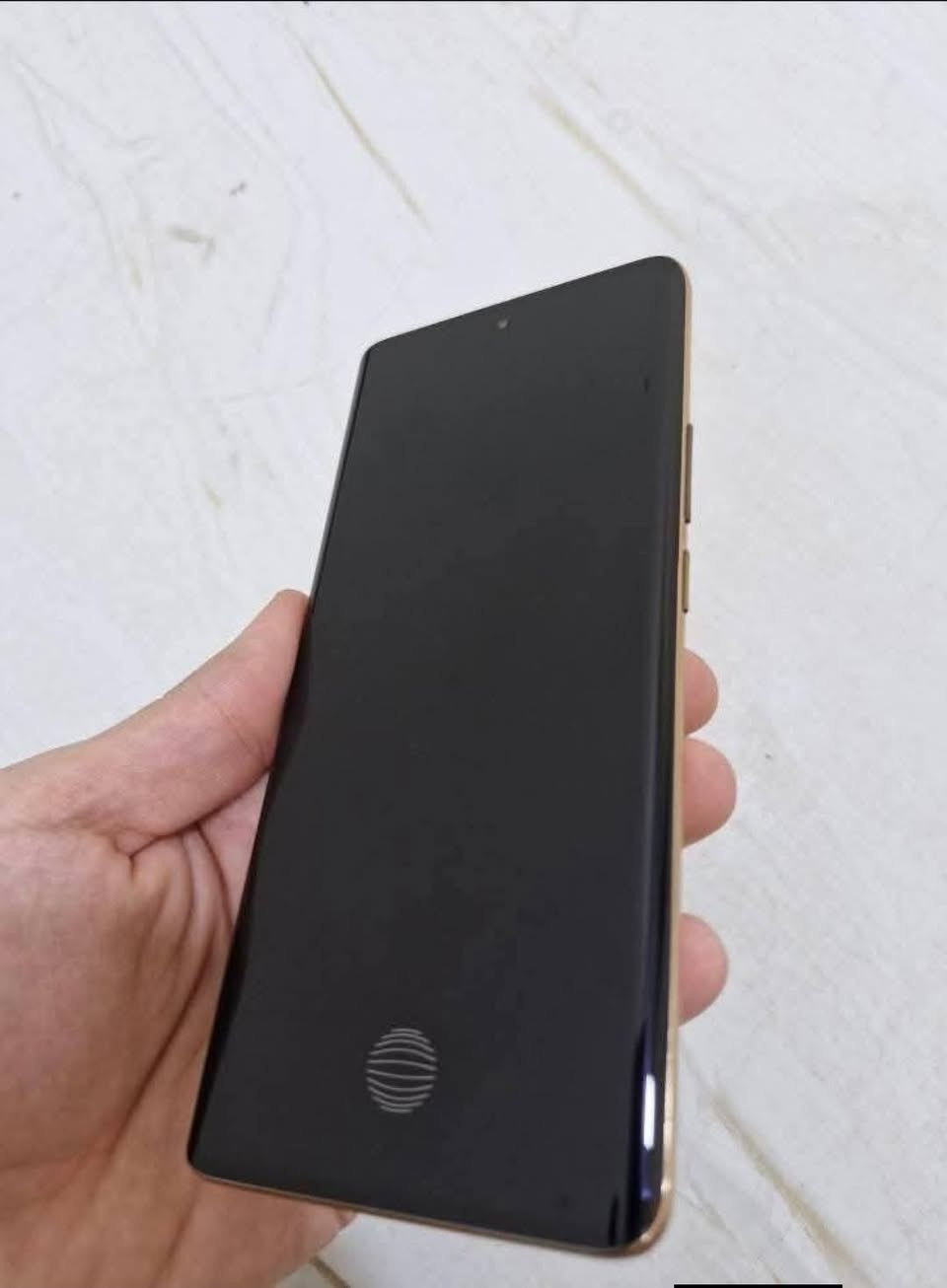 ريلمي11برو بلس فايف جي
ذاكره512
رام24
كاميره200
جهاز شخطه مابي 
نضافه100/100
سعر250 مجال جيتك
***********
