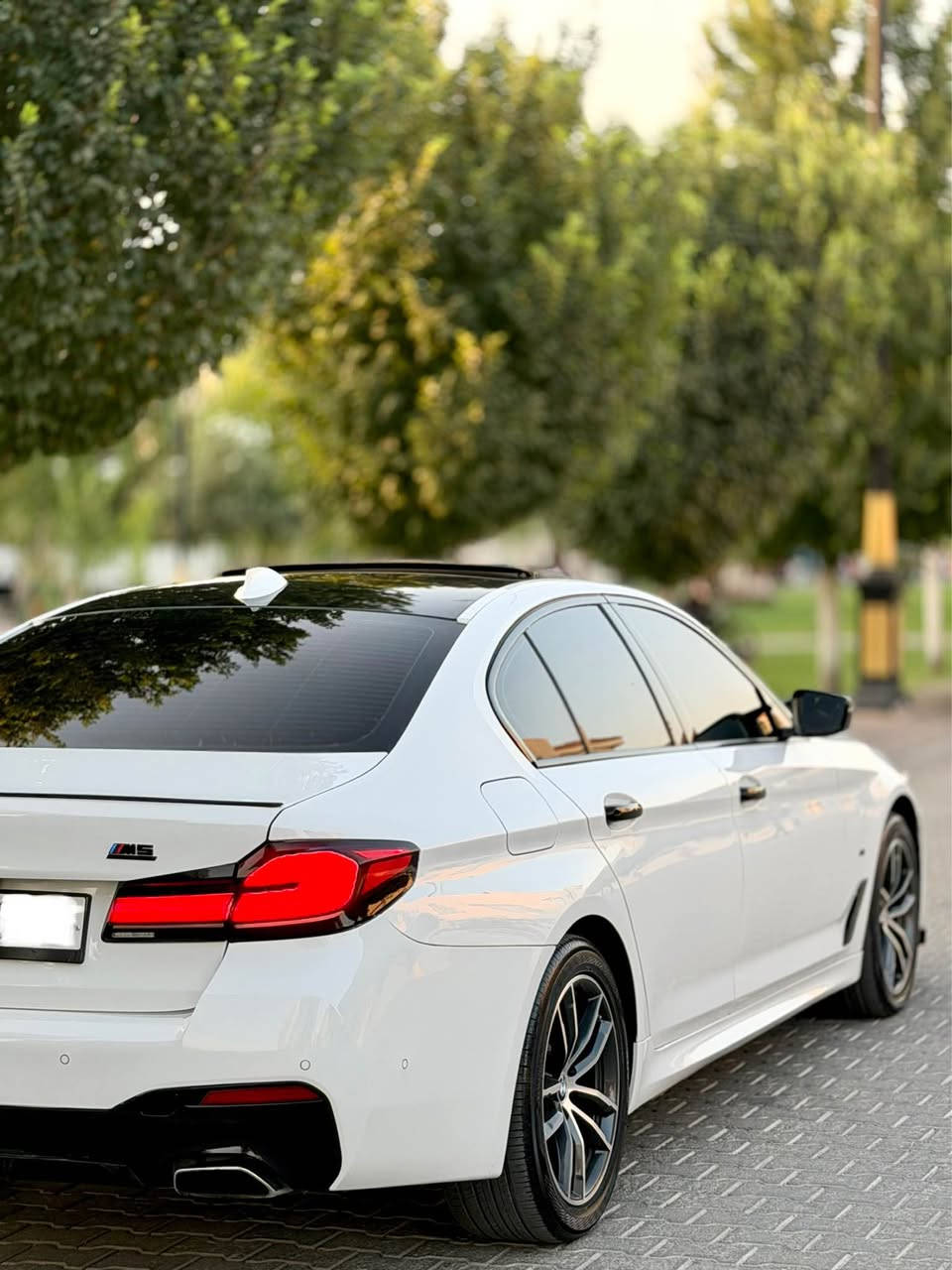 BMW 540i 2017 X-drive  
سەیارەکە پێش و دوای کراوە بە M5 2022  
مەکینە B58 مەرغوب ترین جۆری مەکینەی BMW
6 پستۆن 3.0 twin power turbo هێزی 340ئەسپ
هیچ مەسرەفێکی تیا نیە هەموو گیانی بە شەرت
سەنەویو ڕەقەم تازەیە و بە ناوی خۆمەوەیە 
نرخ 258 وەرەقە و معامەلە 

مواسەفات Luxury Line 
سڵاید و بەصمە و ڕادار گەورە و شەغال و داتاشۆ
کوشن 740 و جلد و میمۆری 
شاشە گەورە و کامێرە و حاسە و 
ساوند سیستەمی 🔊Harman/kardon 🔊
 ئۆتۆ هۆڵد و ئۆتۆ ستارتو ستۆپ ٤ مۆدی لێخوڕین
عەتەر و لایتی پێشو دوا کامل LED 
زۆر مواسەفاتی تر …
سەیارەکە بێ بۆیاخە بۆیاخی نییە 
 ***********
*********** السليمانية, العراق
