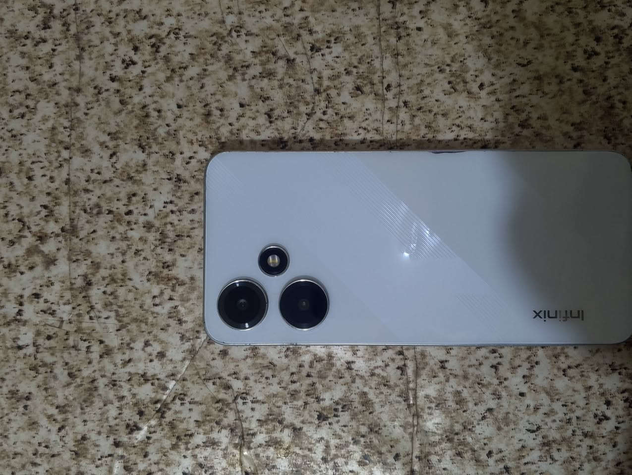 انفنكس هوت 30 بلي شاشه مفطوره من الزاويه والغلاف بي اعوجاج السعر75وبي مجال


**إذا كنت صاحب هذا الإعلان وتريد حذفه لأي سبب، رجاءا أرسل رسالة إلى الدعم الفني**