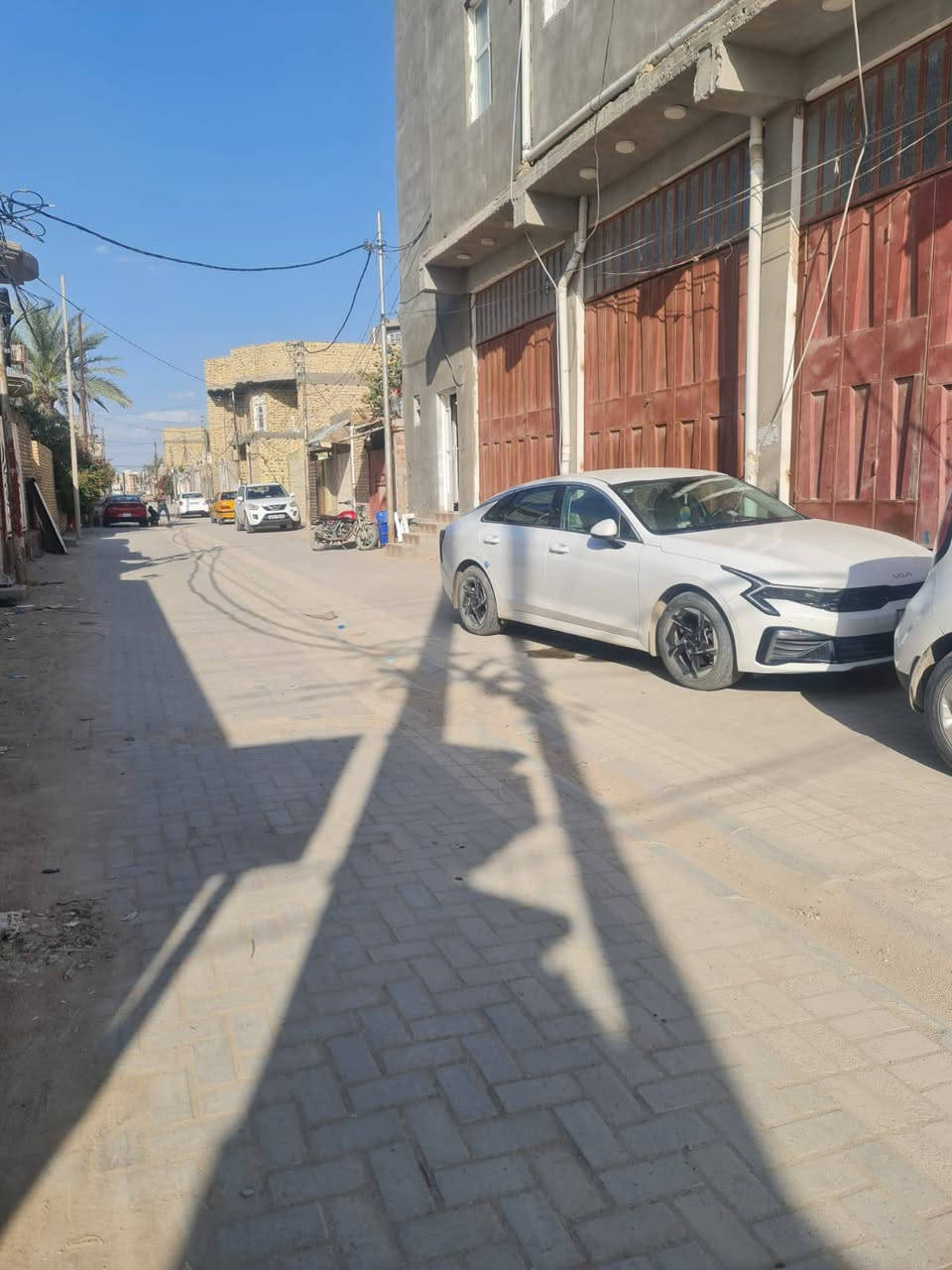 بيت للبيع حي الفرات  الفرع بصف جامع العقيله  رابع بيت عن الشارع مساحه ١٩٨ متر الواجه ٩ امتار الاستفسار ***********
