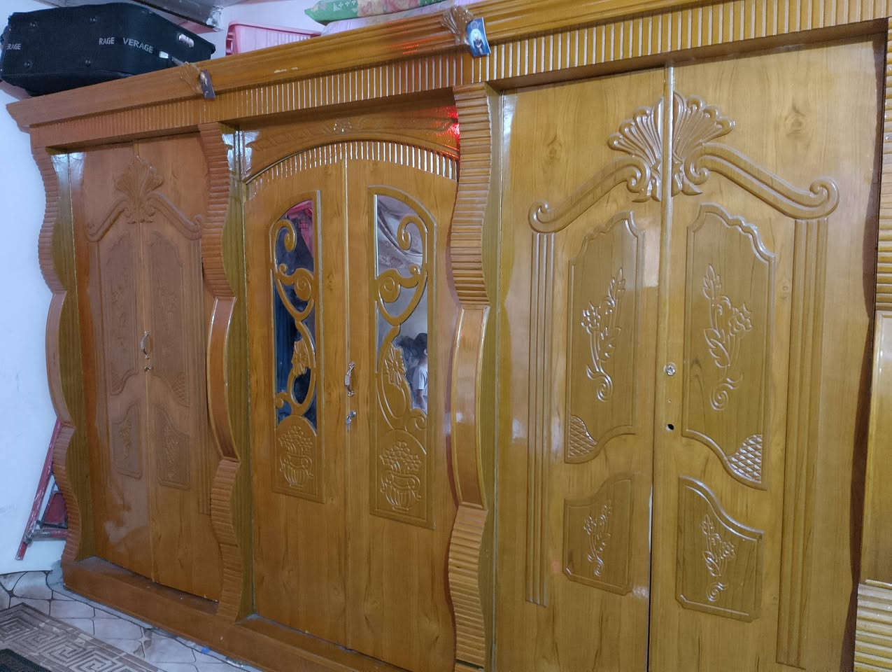 سلام عليكم كنتور اللبيع ست بيبان المكان البصره حيانيه السعر 600الهاتف ***********
