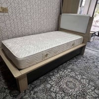 سرير • للبيع