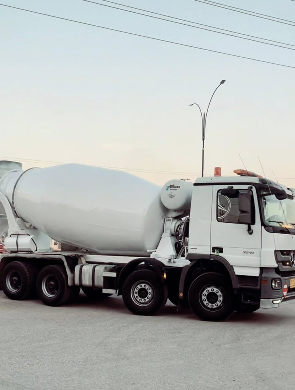 السلام عليكم خباطه اكتروز للبيع موديل ٢٠١١ رقم سليمانيه كير كهربائي  جدرشوينج ١١ متر حجم 32/41   للاستفسار ***********
