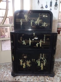 تحفة ياباني • خزانة