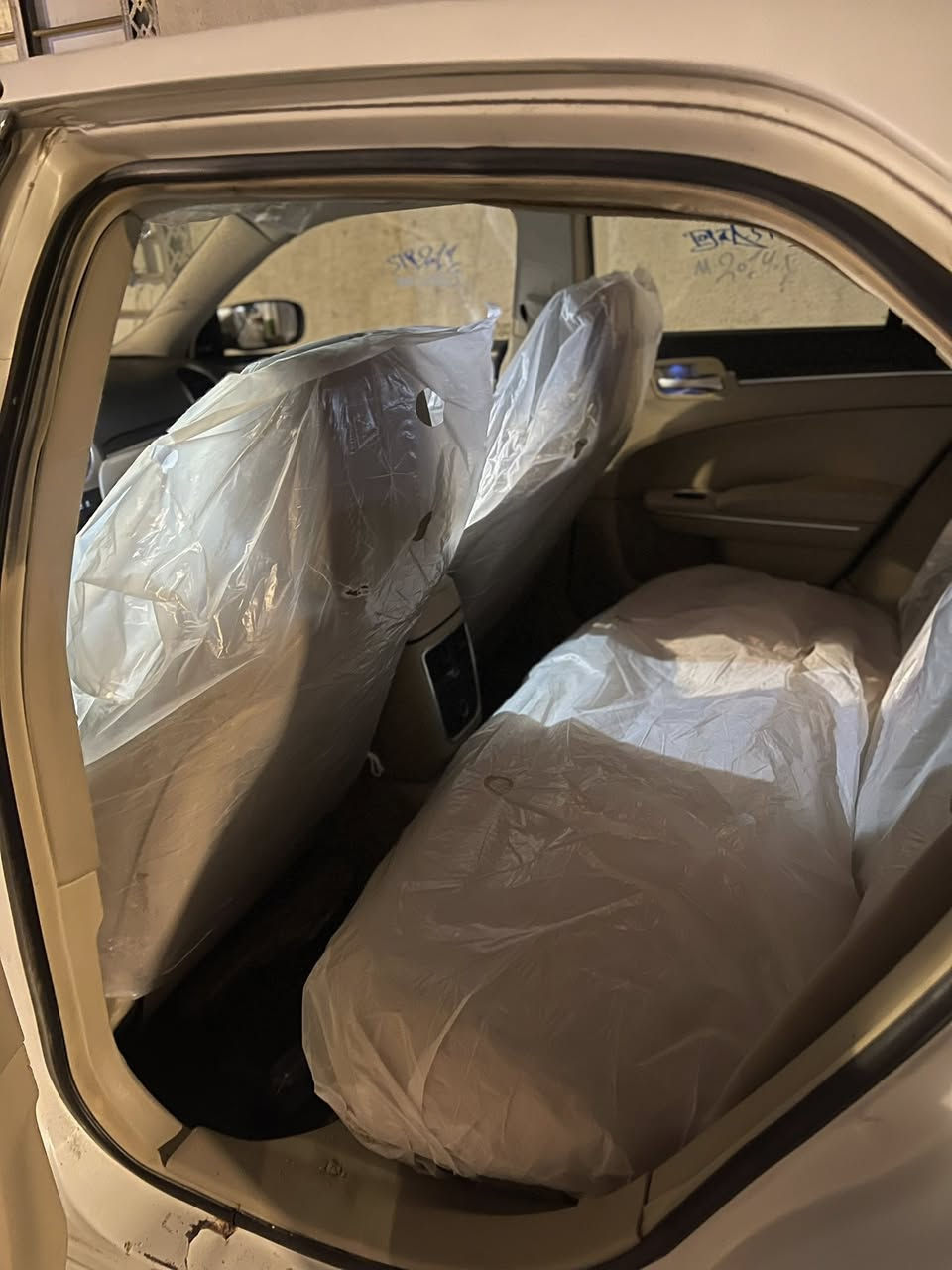 سلام عليكم أوباما موديل2014/ سياره أدوات مكصوصه جنطه متومه سياره جاهزه مكينه وحداديه خيرمن اللّٰه طخم تاير وكير وتبريد مكان سياره بصره رقم /***********)السعر50وبيهه مجال
