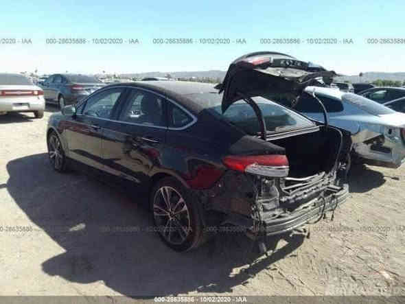 فورد فيوجن  تيتانيوم 1/1 موديل 2019 مكينه 2000 تيربو 
ماشية 97 الف ميل
مواصفات 
رادار امامي خلفي 
حساسات 
كاميرا
سلايد 
كشنات كهرباء الجهتين وخزن وتبريد وتدفئه 
اناره داخليه 7 الوان 
تبريد قطعتين 
تحديد مسار 
تشغيل عن بعد 
دخول ذكي بدون مفتاح وترحيب 
شاشة كبيره تدعم كار بلي 
رقم اربيل باسمي 

عنوان السيارة بغداد
***********
 حادثها فقط دعامية خلفية 

السعر واتساب 

ملاحظه مهمه ( السياره تيتانيوم ) يعني فول الفول 
جماعة ال 130 وال140 وال 150 لتراسلوني رجاءآ
