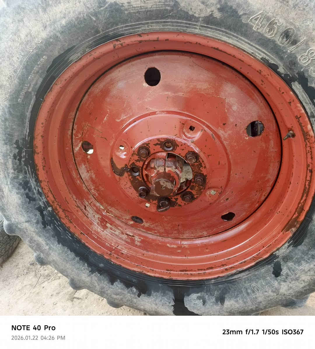 سلام عليكم تايرات بلاروس للبيع 38 تايرات نضاف اذا اكو مراوس 30 الاستفسار *********** المكان ناصريه قلعه سكر
