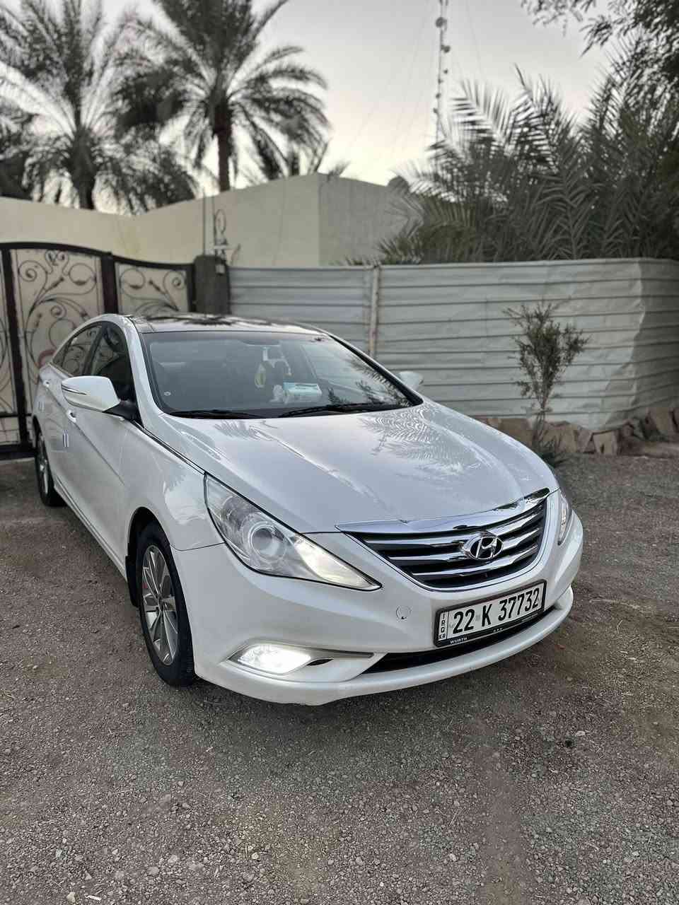 سلام عليكم سوناتا للبيع ٢٠١٤ او مراوس اوباما وجارجر كفاله عامه من الصبغ والبارد خليجي فول ماعدا البصمه تحويل مباشر تدفئه تبريد  خير من الله السيارة جاهزه السعر ١٤٨ وبيها مجال 
للأستفسار : ***********
