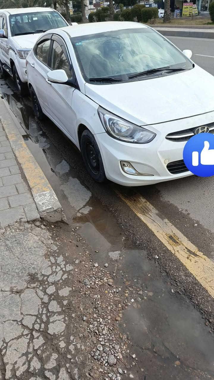 سلام عليكم اكسنت موديل 16خليج متجية مكينة وكير اتوماتيك 1400مكفولة رقمةانكليزي واسط السعر 70وبيه مجال مكاني بغداد الشعب هاتف ***********
