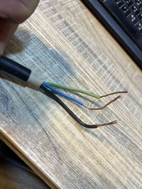 كيبل ستراند جزائري 3*1.5   سعر المتر 1750   متوفر كميه   07837006427