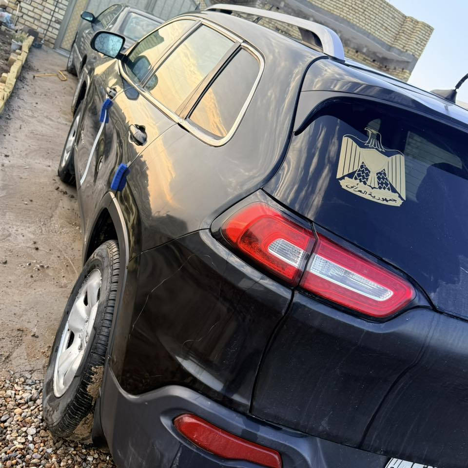 السلام عليكم جيب شيروكي 2400رقم ميسان بيهه رشات صبغ ابيع مصبوغه حزام مكانها ميسان للبيع او مراوس باقل منها لان محتاج الفرق للاستفسار اكثر ***********
