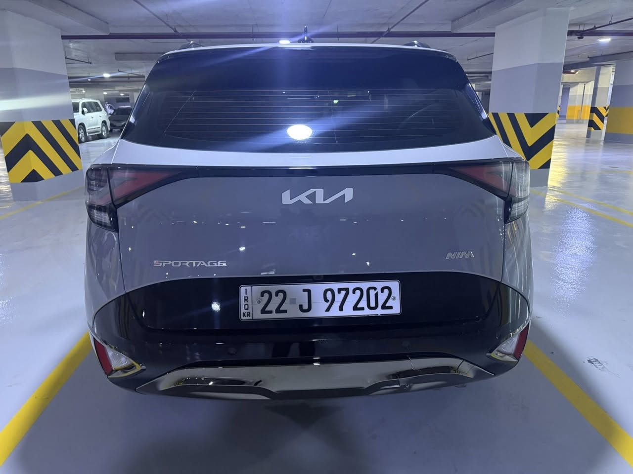 السلام عليكم
🚗 Sportage 2024 – Black Edition

✨ بحالة الوكالة / مكفولة

▪️ وكاله (نم أكدال)

▪️ مكفولة

▪️ بدون حادث

▪️ بدون صبغ

▪️ رقم أربيل – باسمي

▪️ الممشى: 40 كم فقط

🛠 المواصفات 

✔️ محرك 2000

✔️ كشنات جلد (زيتوني + أسود)

✔️ كشنات كهربائي

✔️ تدفئة كشنات + ستيرن

✔️ قطعتين تبريد

✔️ سقف بانوراما

✔️ صندوك كهرباء

✔️ كاميرا خلفية

✔️ حساسات أمامي وخلفي

✔️ رادار جانبي

✔️ حساس مطر

💰 السعر: 240$

📍 الموقع: بغداد

📞 للتواصل: ***********
