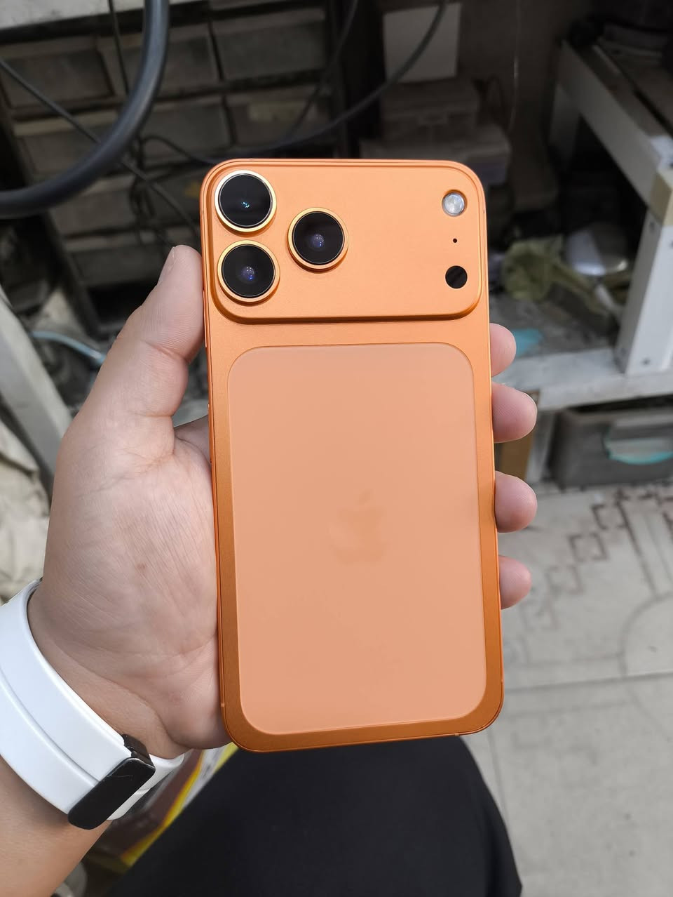 سلام عليكم ايفون xs max
محور 17 pro max 
الجهاز نضيف كلش ومبدل شاشة ذاكرتة 256
مفتوح تخطي يعني ما يشغل خط 
مكاني نجف توصيل ماعندي للستفسار ***********
سعرة 130 وبي مجال حك الجية
