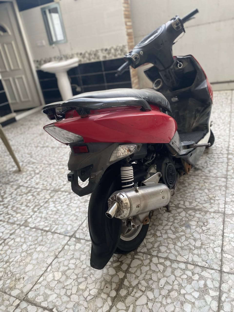 سلام عليكم جيتي ار بيه صالنصه رياضي وبيه كلج خلفي رياضي الدراجه بلااااديه جيب فيتر وافحص مراوس حسب القناعه ***********  المكان بغداد تقاط درويش البياع
