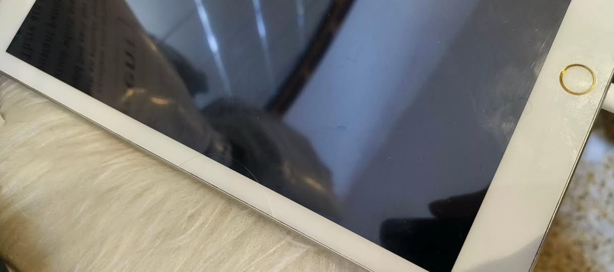 متاح ايباد 8 
ذاكره ٣٢ 
بطاريه ٨٧
فقط لمس مكسور ويشكل
٦٠ وبي مجال قليل


**إذا كنت صاحب هذا الإعلان وتريد حذفه لأي سبب، رجاءا أرسل رسالة إلى الدعم الفني**