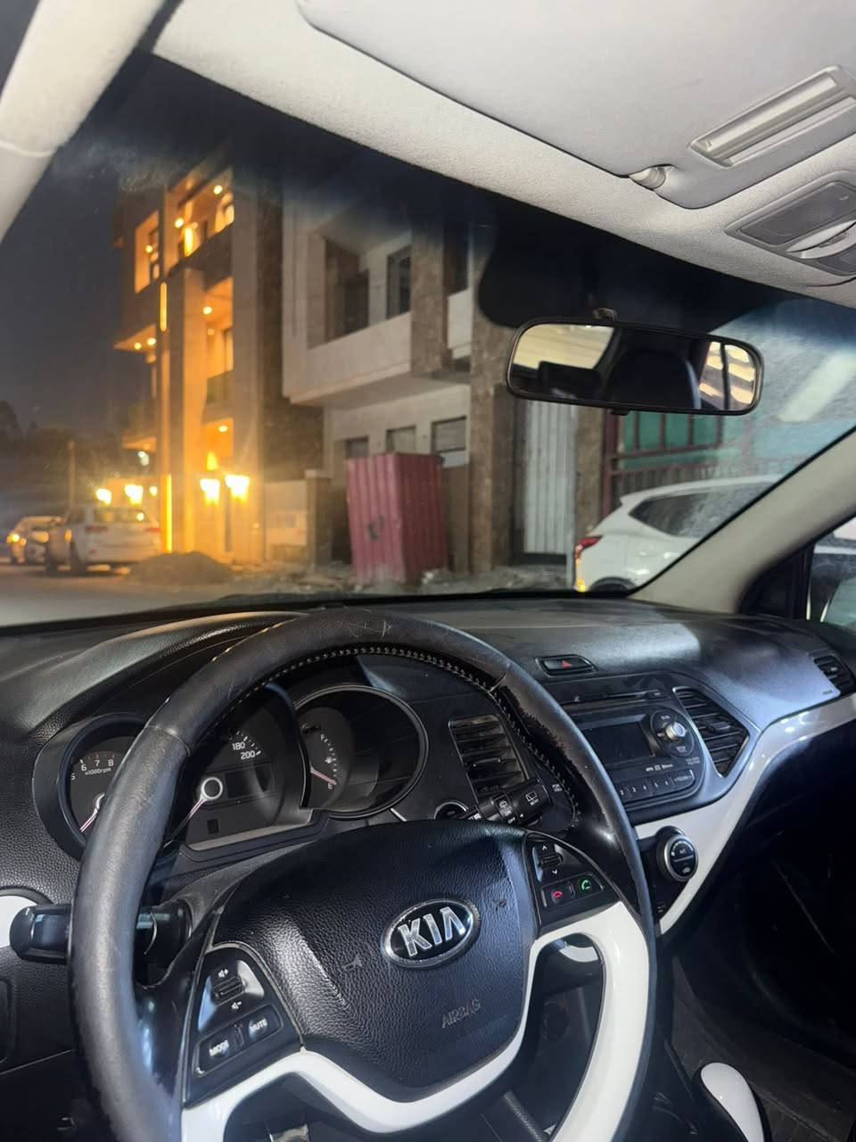 السلام عليكم شونكم اخوان بيكانتو 2015 فول مواصفات خليجيه السياره ماشية 80 الف 
السعر 85 وبيها مجال 
*********** مكلف بل نشر
