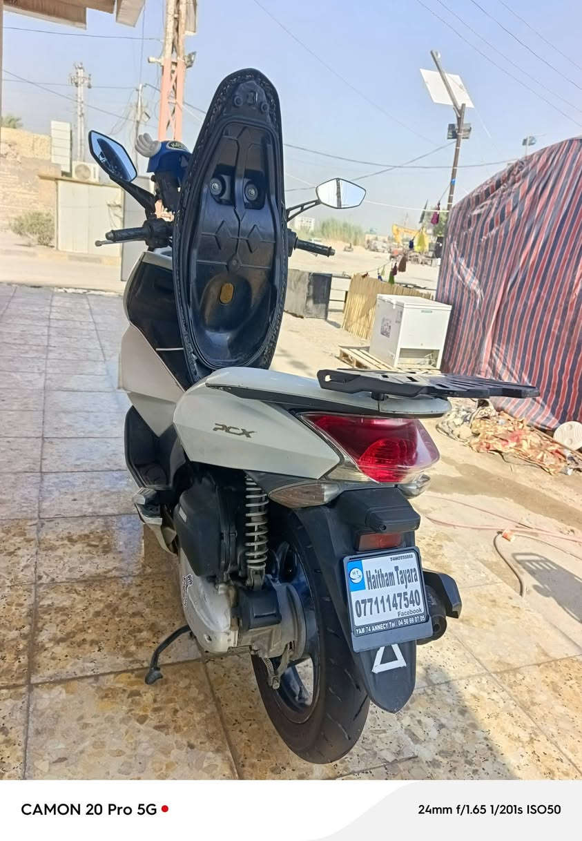 السلام عليكم للبيع دراجه pcxجيل الاول  دراجة  ماخذها رمبه الدراجه وأعلى ايدي حجم مكينه 150ياباني الاصلي دراجه جديده مال جناي وعلئ ايدي لون ابيض
ياباني الاصلي دراجه كامله أستان كهربائي +استاند فون +#قبضة بطل ماءحساس ازدحام دراجه جديده الدراجه  احلا من الصور مال جناي المكان بغداد  #غزالية دراجة #مكفوله اي نقص مابيه السعر1و500
وبيها مجال بسيط  
اي استفسار ***********
