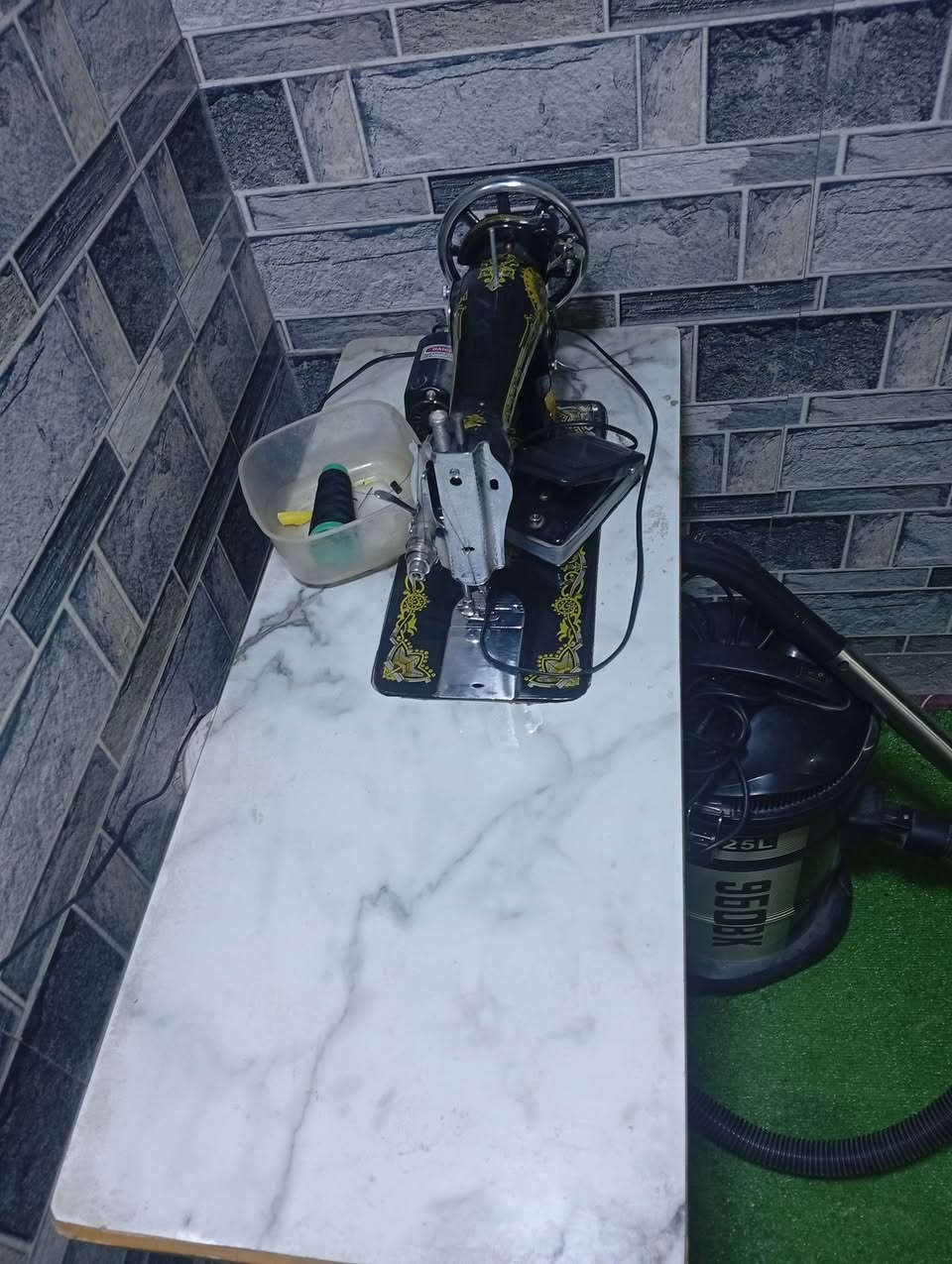 مكينه خياطه فراشه
مكنسه كهربائيه لبيع ***********
