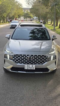 للبيع هونداي سنتافي ♕2023♕ خليجي تحويل مباشر فول موصفات  داخل جلد اسود...