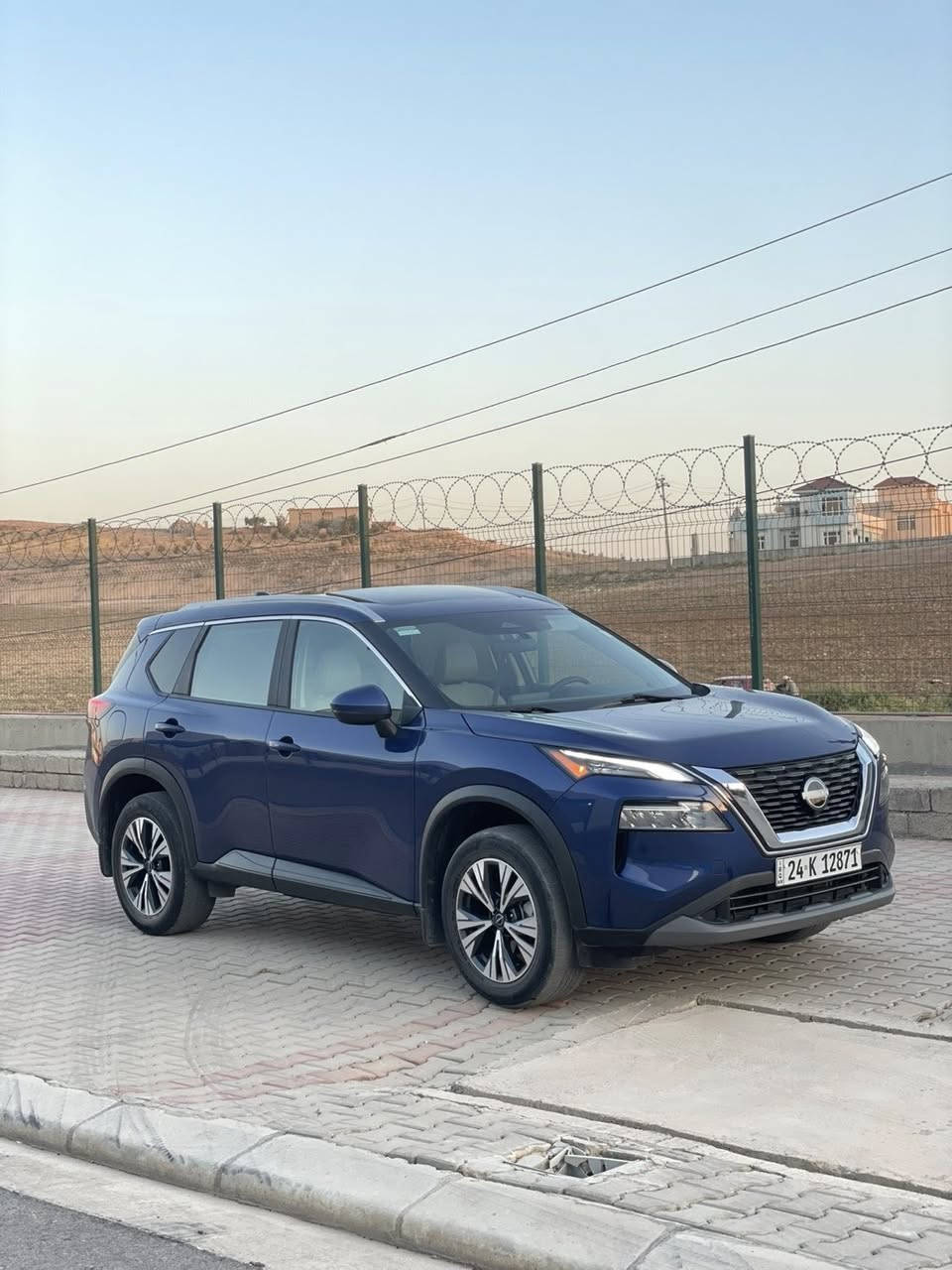 Nissan ROGUE كلين تايتل
نيسان روج 2023 فول موصفات 
3 سلندر 1.5 توربو
1. بانوراما 
2. لون نيلي مميز 
3. كفاله عامه 
4. ماشيه 41 الف كيلومتر
5. صندوق كهرباء 
8. حساسات 360 درجه + كأمره 
9. رادارت جوانب امامي خلفي 
10. بصمه تشغيل و ابواب 5 بصمه 
11. تشغيل عن بعد 
12. داخل لونين
13. كشنات هيتر
14. ستيرن هيتر
15. شاشه جبيره 
16. هند بريك بصمه 
17. اتو هولد 
18. اتو بارك 
19. تحديد مسار 
20. استيران D سبورت 
21. رقم دهوك باسمي تحويل مباشر 
22. مكان السياره زاخو/دهوك
23. الاستفسار *********** 
24. السعر١٨٣ ورقه
