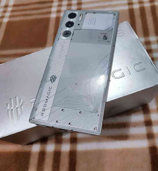 ريد ماجك 9 اس برو
جهاز كله مكفول من كلشي فقط ضهره مفطور 
مثل ماموضح بصور ذاكره 512 رام 16
غراض كامله جهاز كله مكفول ع الفحص 
السعر 575 قفل 
مكاني نجف ***********
