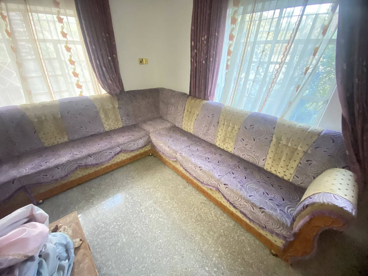 السلام عليكم
من رخصة مسؤل الگروب
طخم حطاطه 20 متر للبيع 
شغل معمل نجارة البيت الخشبي الي بالشاعي 
✅غير مستخدم بعدو جديد 
✅القماش تركي درجة اولى 
✅ الاسفنج "هاي اكسترا" درجة اولى
مساحة الاستقبال الي تصمم عليها الطخم
(6*4م)ابواب 2 باب على 4 متر وباب على 6 متر.
للتواصل اتصال او وتساب 
  ***********
