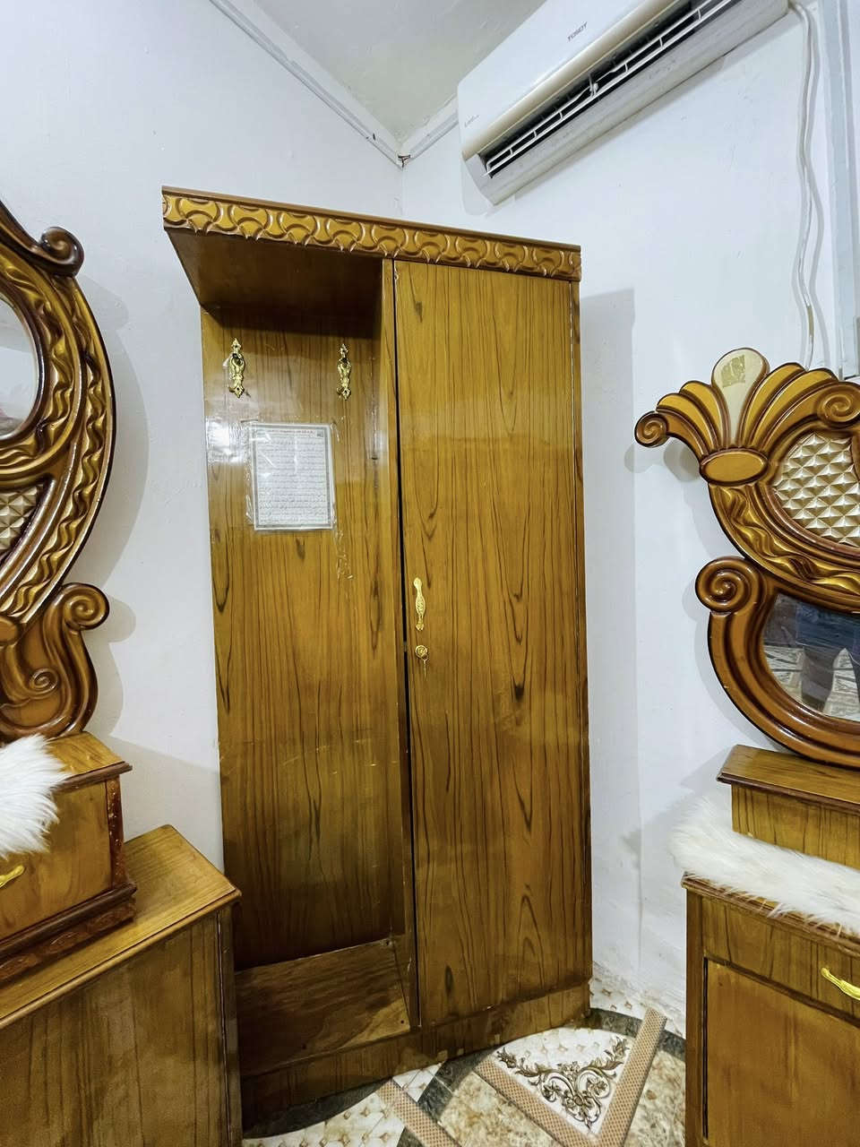 غرفه عراقيه نظيفه البيع سعر 650 عنوان زبير  ***********. رجآ مو شراي لايتصل
