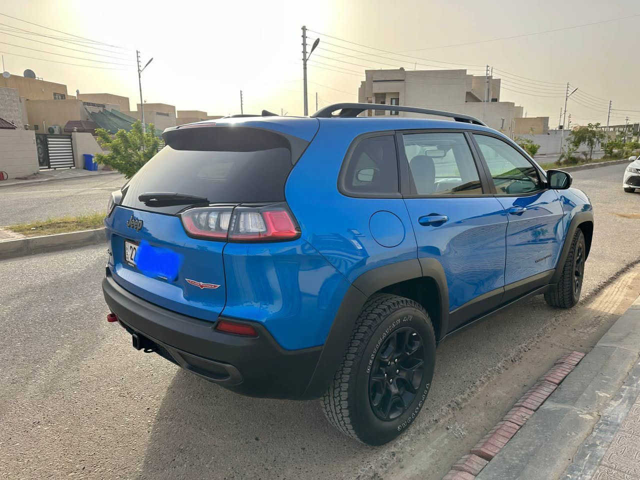 جيب شيروكي بزون 2022 سياره نضيفه جداً ماشيه 65 الف كلين وارد كندي بدون حادث
مكينه 3200  ، بصمه ، سايد بريك بصمه و كشنات جلد والكرسي كهربائي وحساس خلفي وامامي +كامره ، الجنطه كهرباء 
 ، رقم اربيل الجديد وسياره بأسمي
السعر 240 ورقة وبيها مجال تكريت, صلاح الدين


**إذا كنت صاحب هذا الإعلان وتريد حذفه لأي سبب، رجاءا أرسل رسالة إلى الدعم الفني**