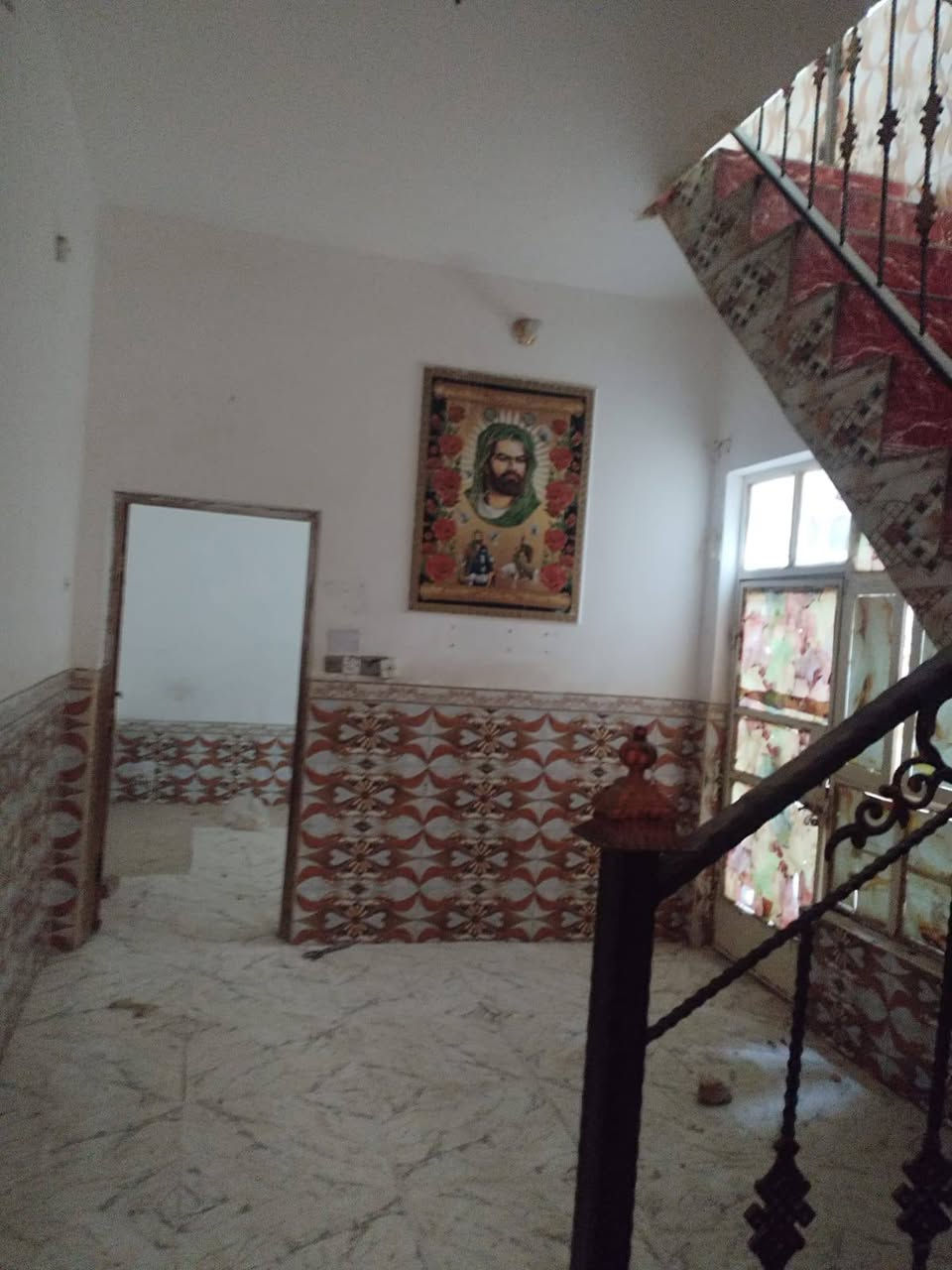 بيت 100متر طابيقن حي النداء قرب علوة تفاحه مدت الرهن سنه وقابل للتجديد سعر الرهن ٢٥قفل التفاصيل اكثر ***********
